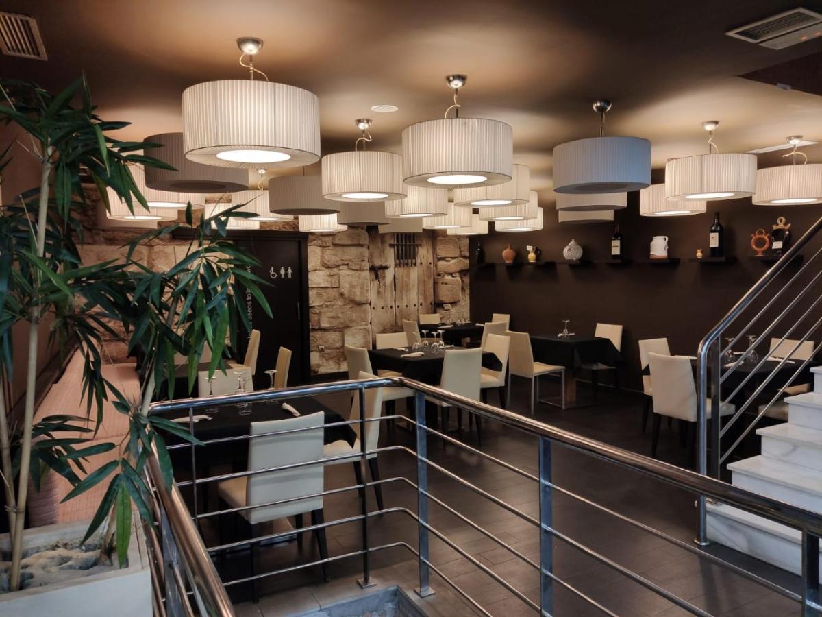 Hotel Rey Sancho ナバレテ エクステリア 写真